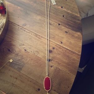 Kendra Scott necklace